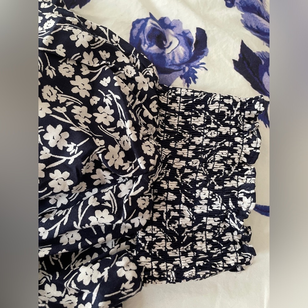 1.Slate Floral Puff Sleeve Dress - Picture 5 of 8